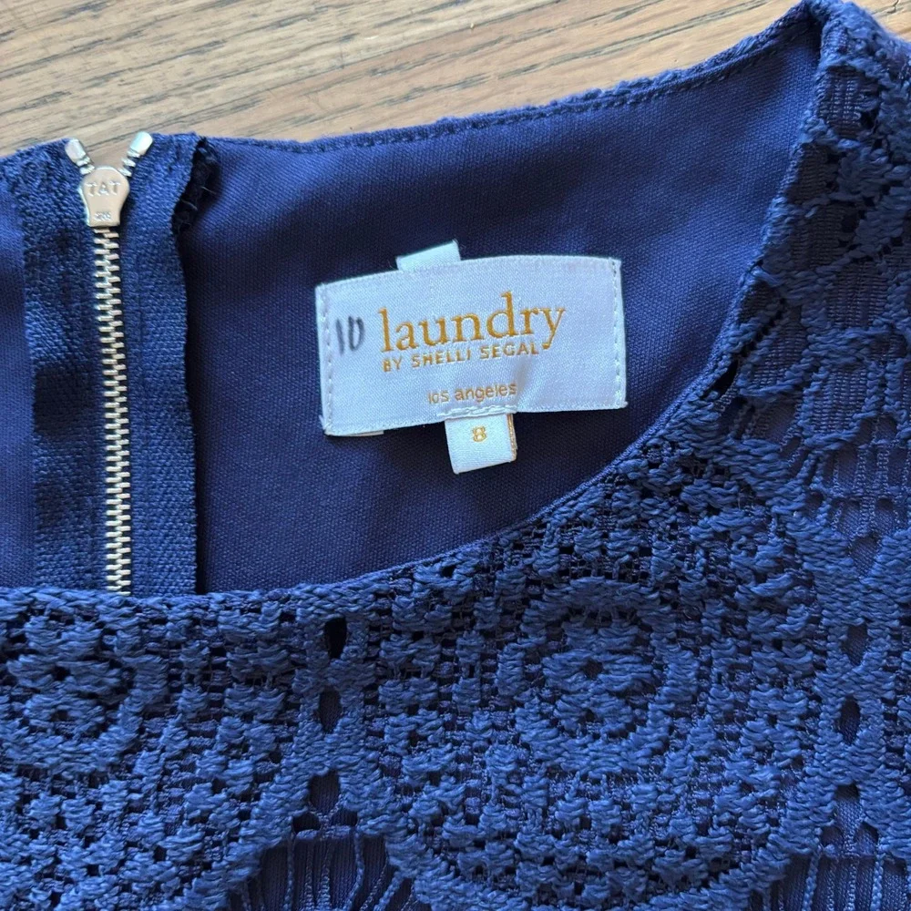 Laundry by Shelli Segal Navy Blue Lace Short Sleeve Top Blouse Size 8